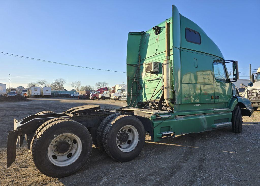 2001 Volvo VNL660 w/ Rebuilt Detroit 60 Series Engine