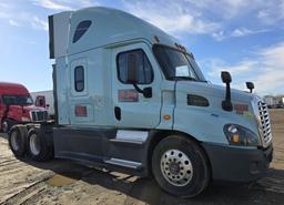 2016 Freightliner Cascadia 113 w/ DD13 Engine