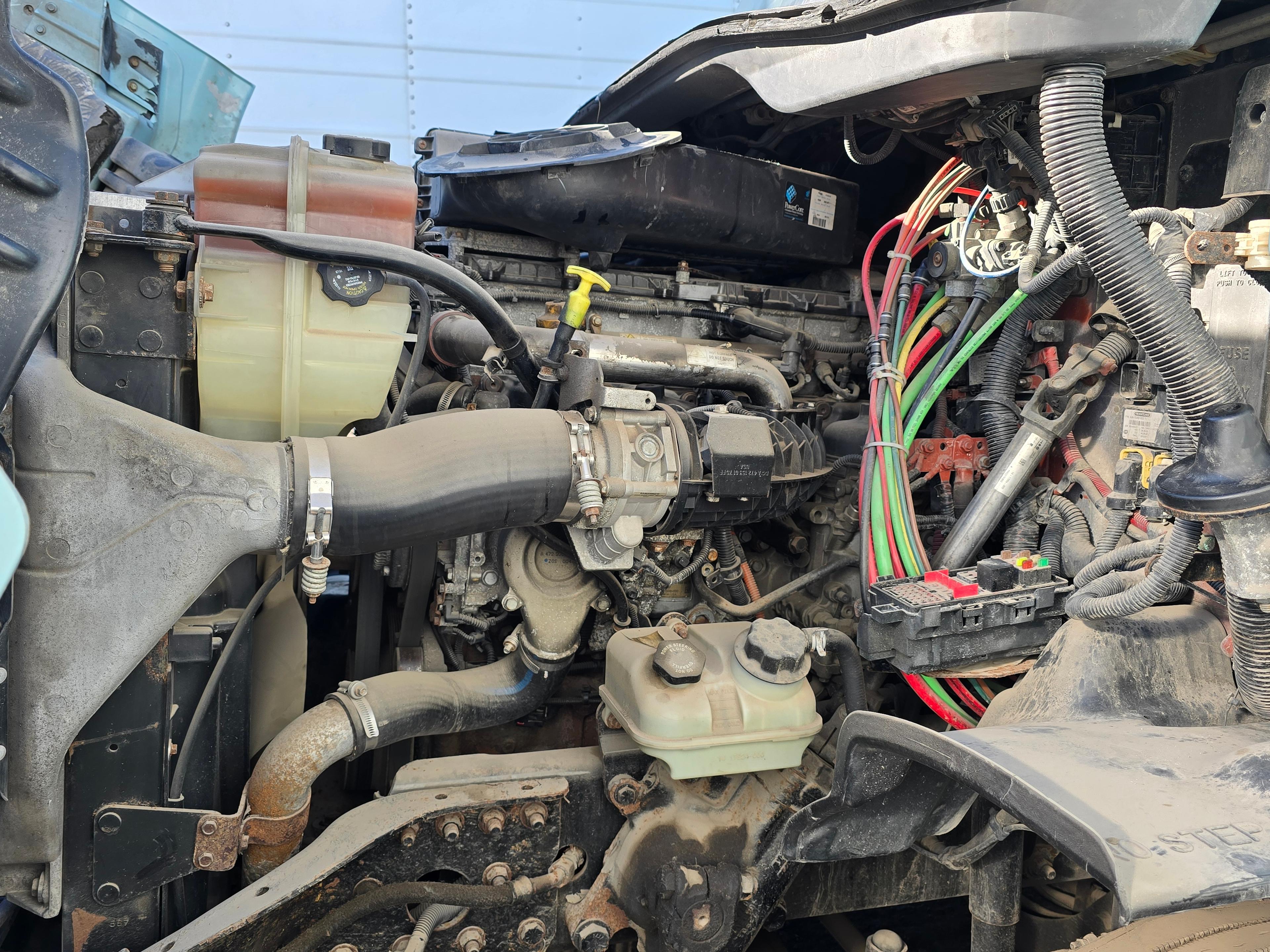 2016 Freightliner Cascadia 113 w/ DD13 Engine