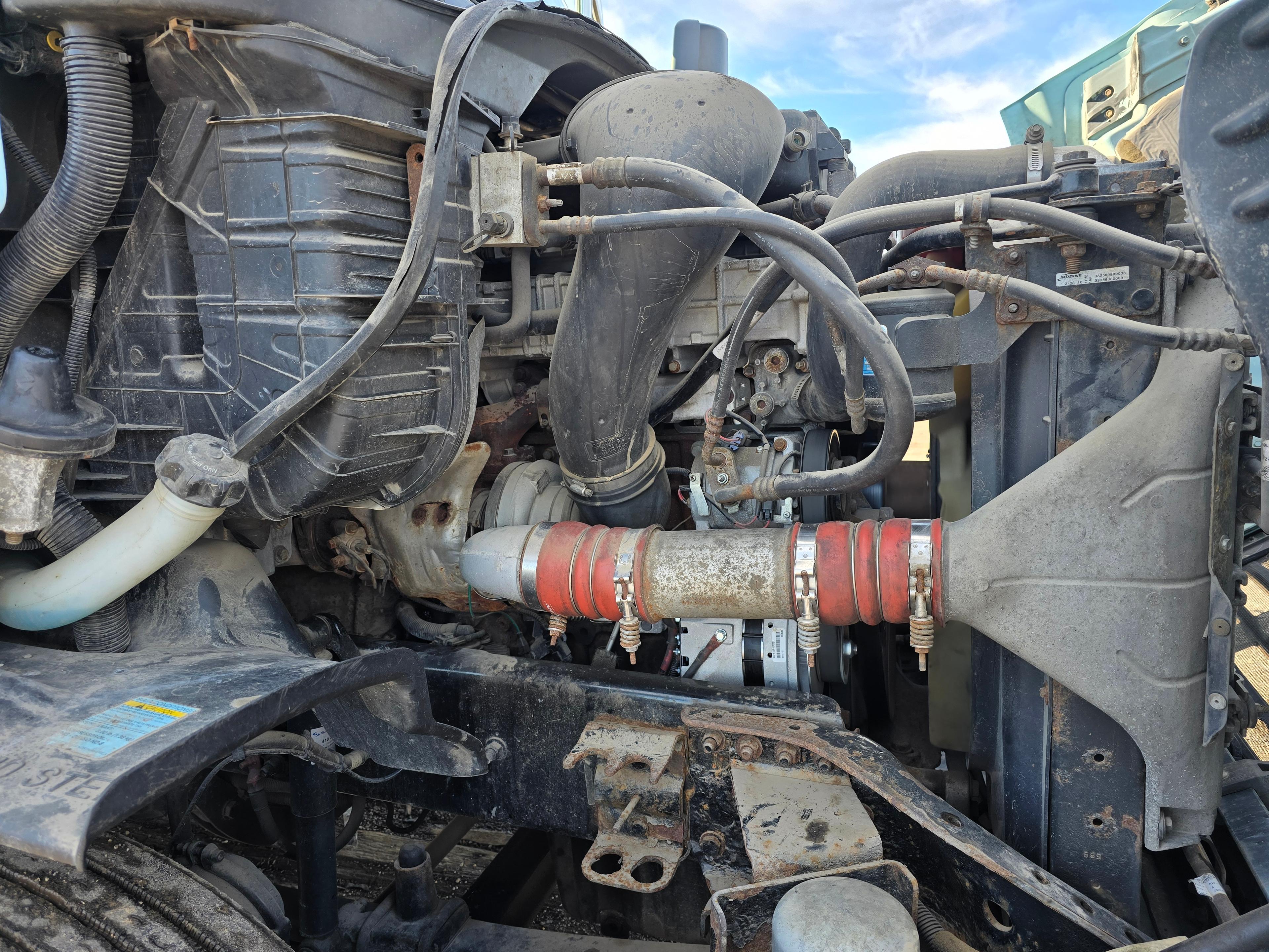 2016 Freightliner Cascadia 113 w/ DD13 Engine