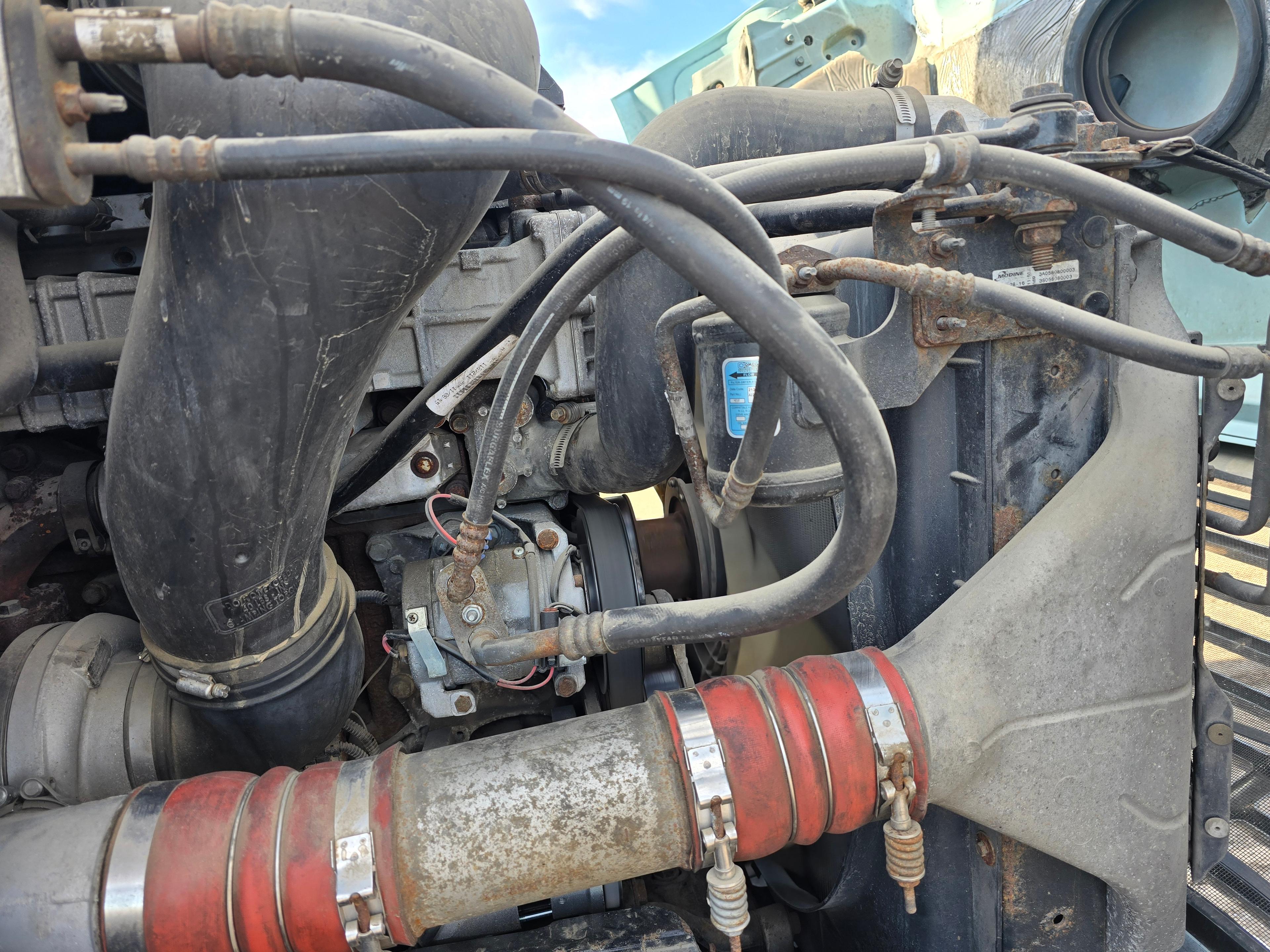 2016 Freightliner Cascadia 113 w/ DD13 Engine