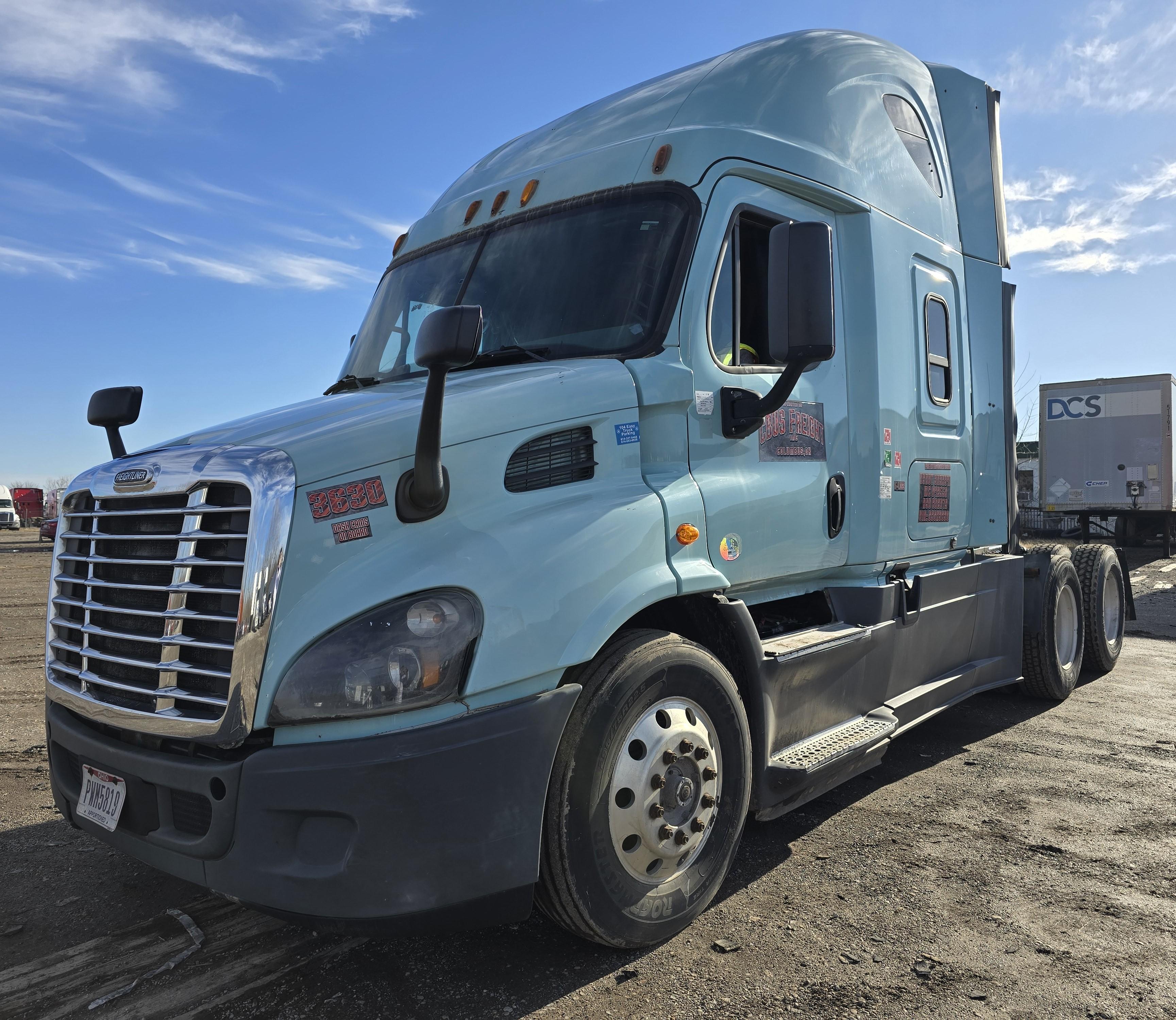 2016 Freightliner Cascadia 113 w/ DD13 Engine