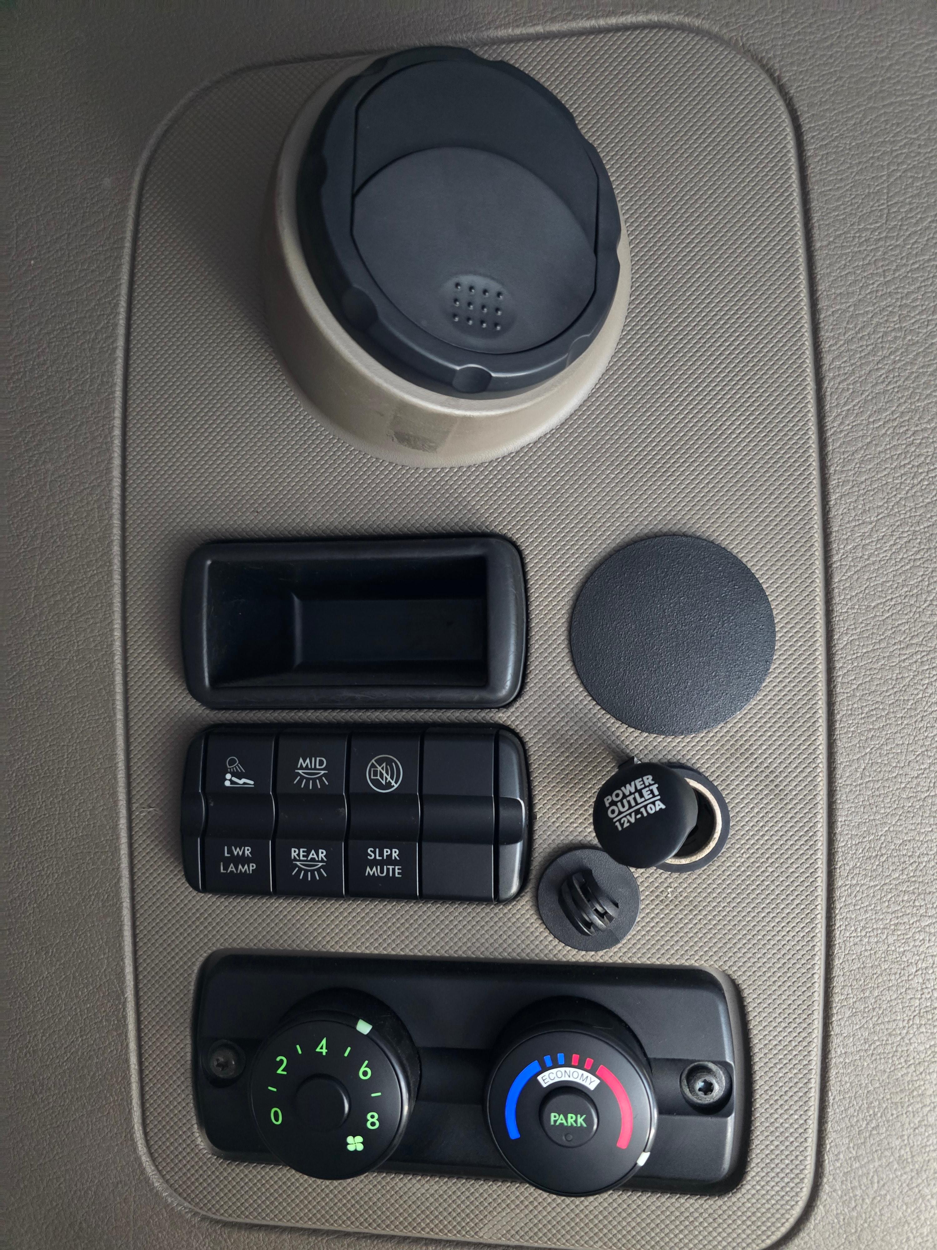2016 Freightliner Cascadia 113 w/ DD13 Engine