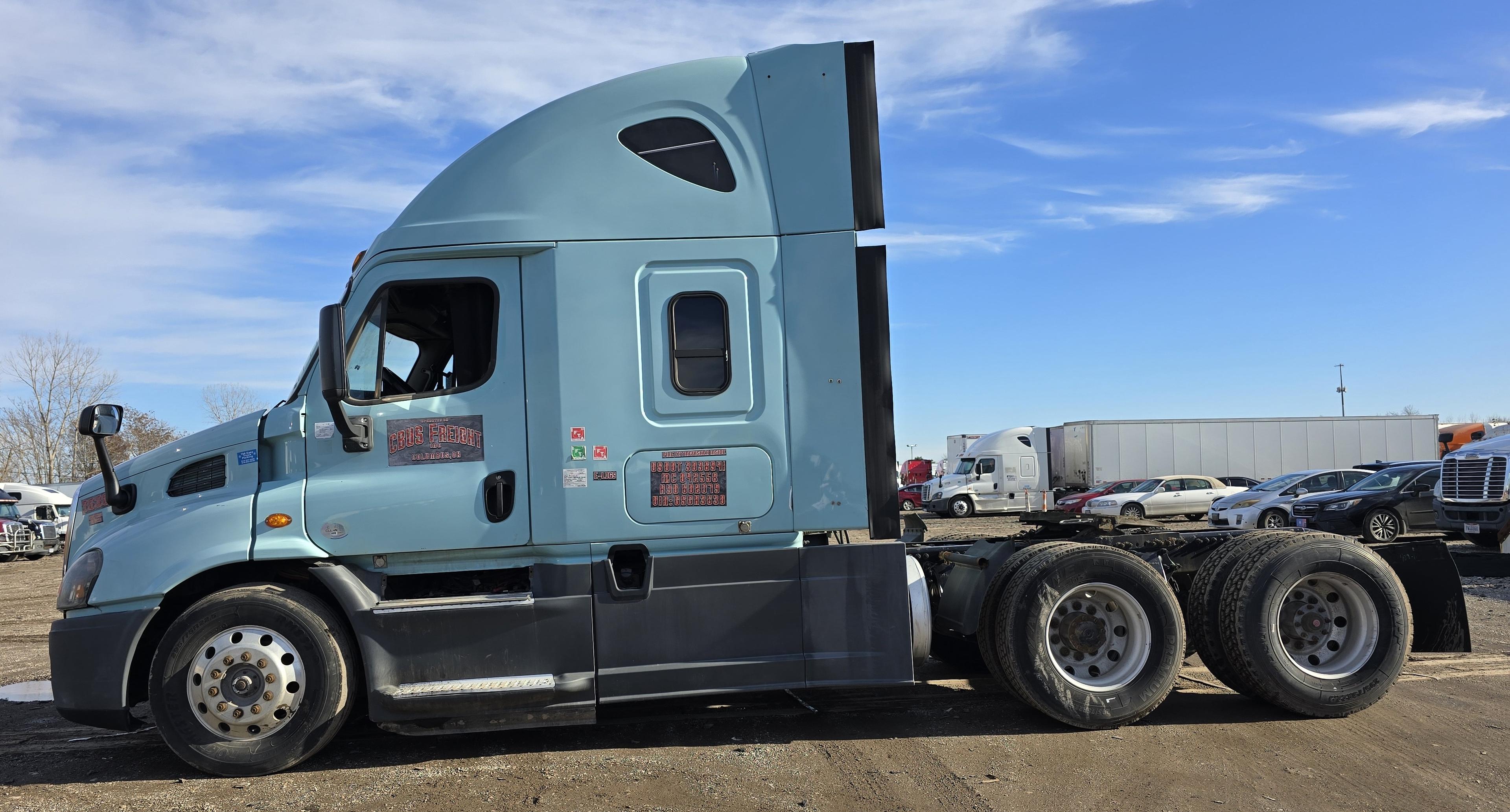 2016 Freightliner Cascadia 113 w/ DD13 Engine