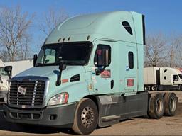 2016 Freightliner Cascadia 113 w/ DD13 Engine