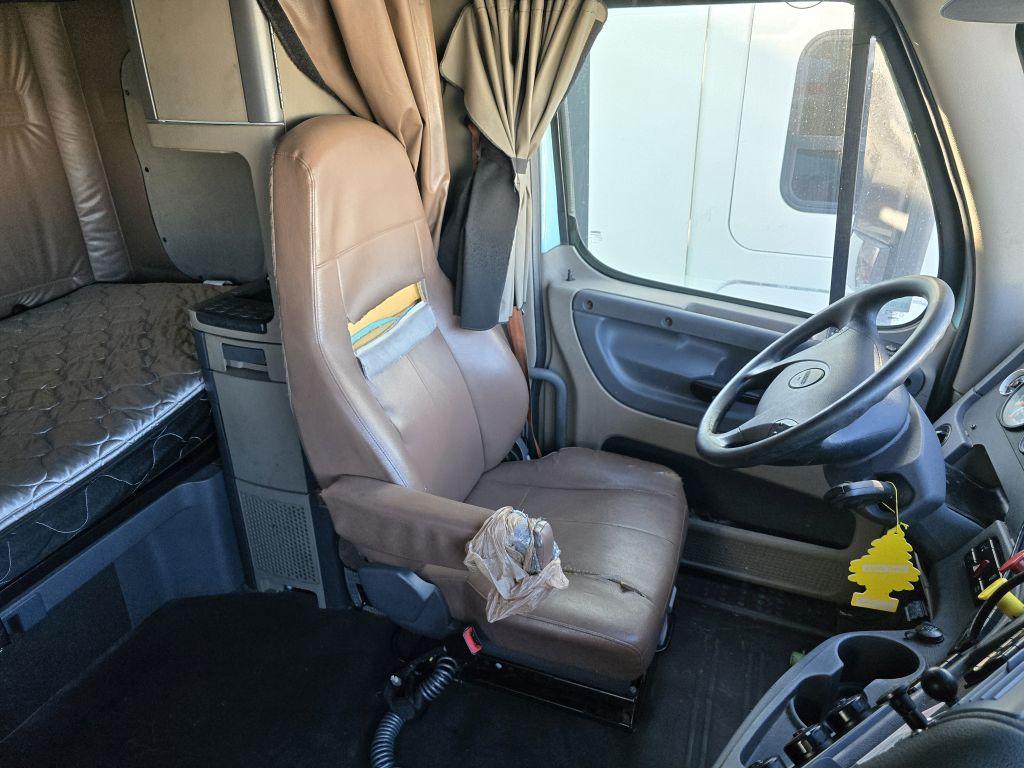 2016 Freightliner Cascadia 113 w/ DD13 Engine