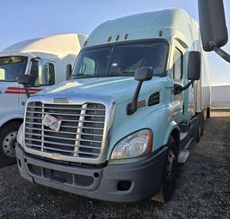 2016 Freightliner Cascadia 113 w/ DD13 Engine