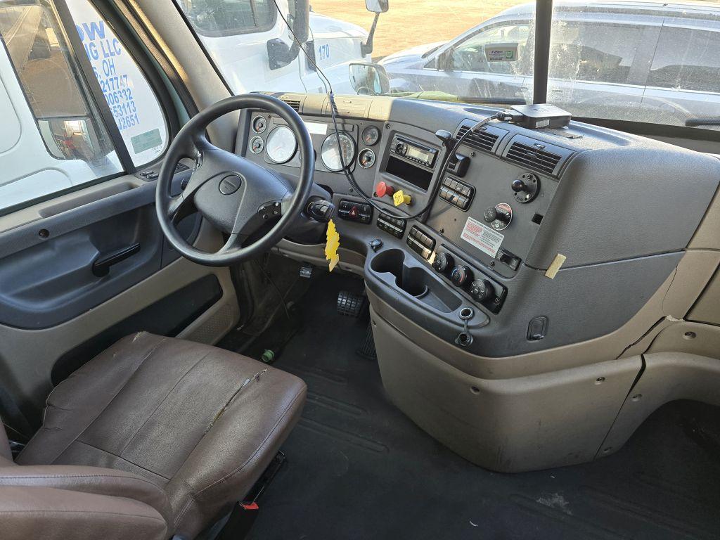 2016 Freightliner Cascadia 113 w/ DD13 Engine