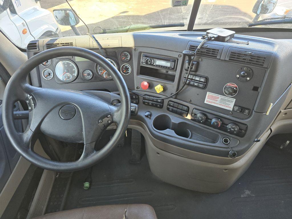 2016 Freightliner Cascadia 113 w/ DD13 Engine