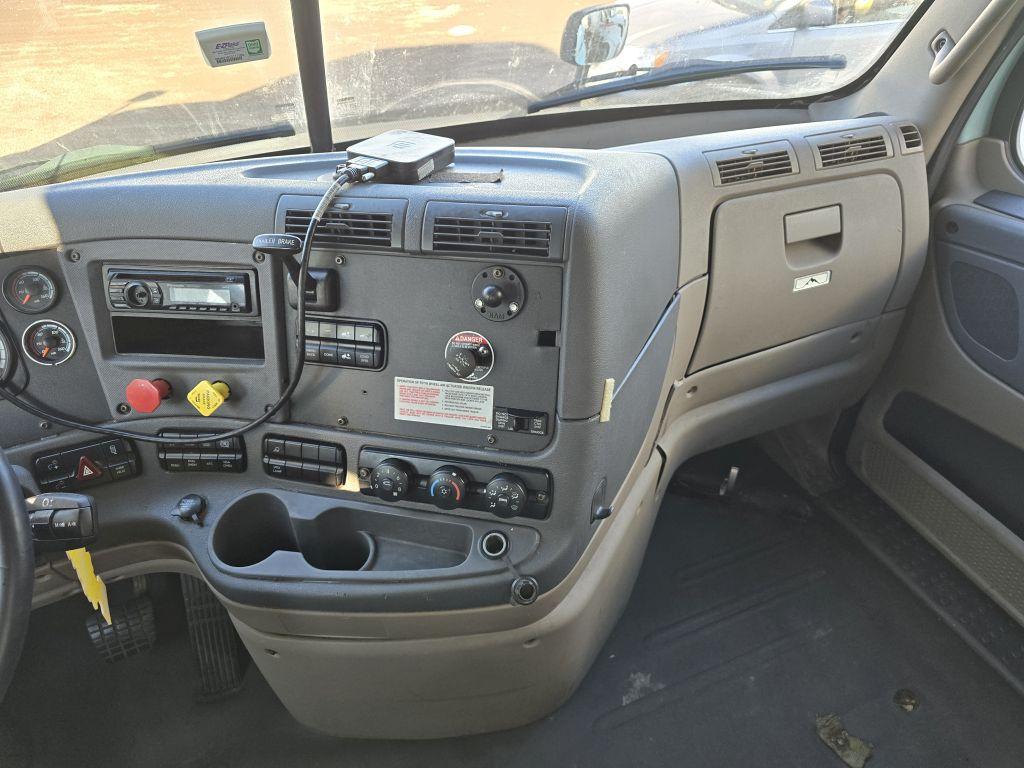 2016 Freightliner Cascadia 113 w/ DD13 Engine