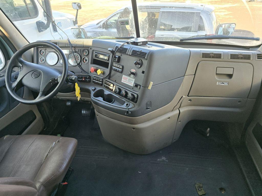 2016 Freightliner Cascadia 113 w/ DD13 Engine