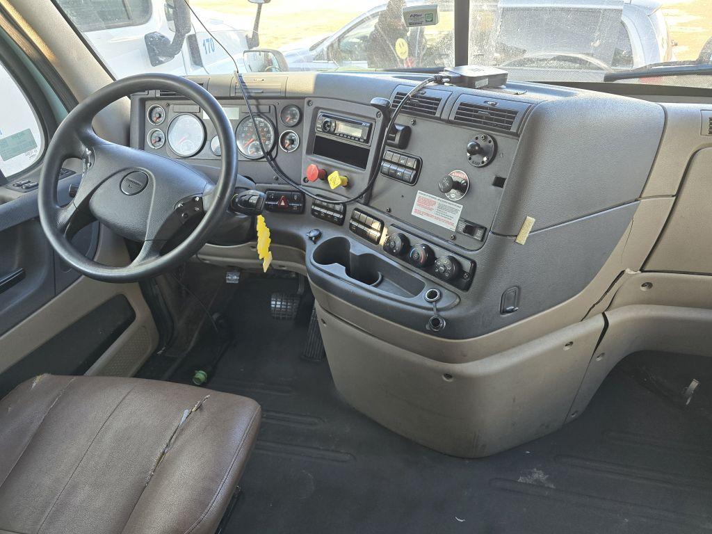 2016 Freightliner Cascadia 113 w/ DD13 Engine