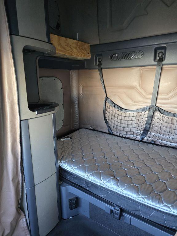 2016 Freightliner Cascadia 113 w/ DD13 Engine