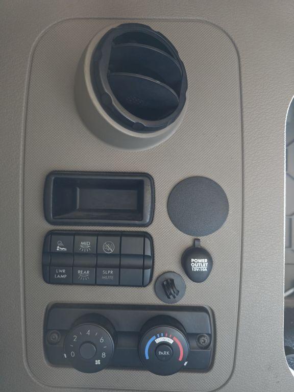 2016 Freightliner Cascadia 113 w/ DD13 Engine