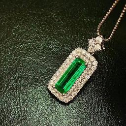 14k Gold 1.68 Ctw Vivid Green Natural Emerald & Diamond Pendant( Without Chain )