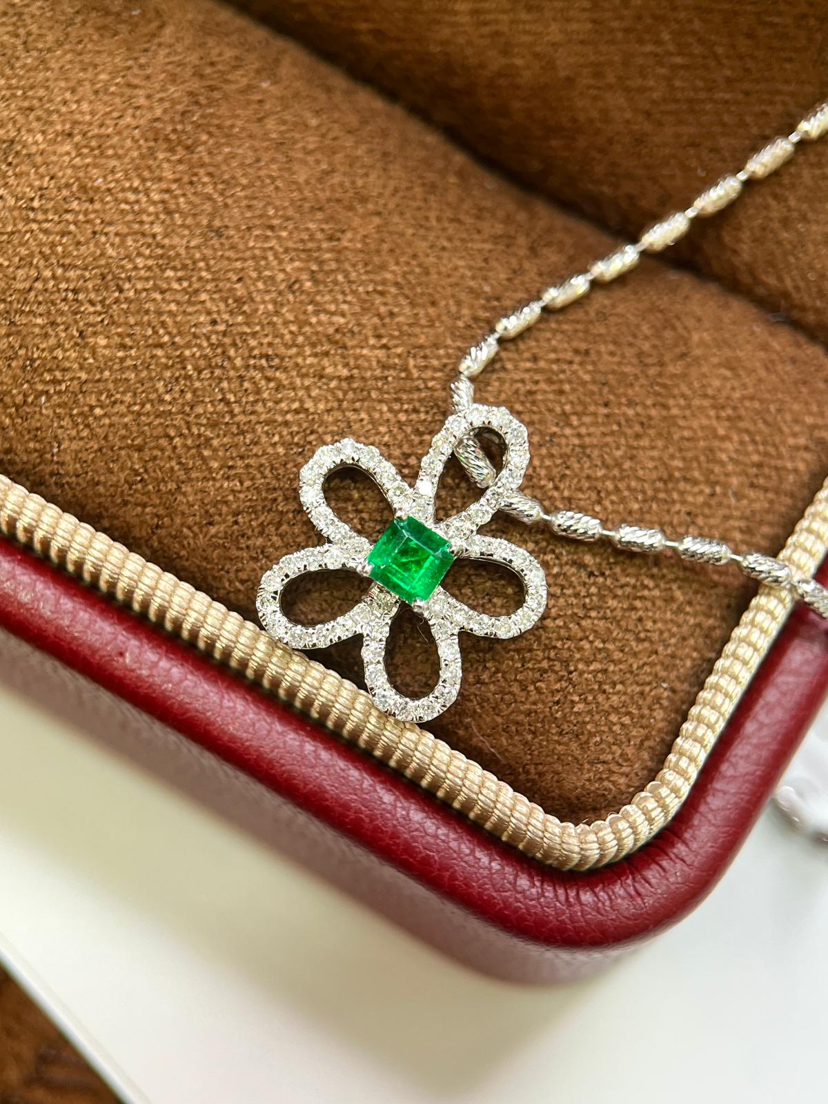 14k Gold 0.32 Ctw Vivid Green Natural Emerald & Diamond Pendant( Without Chain )