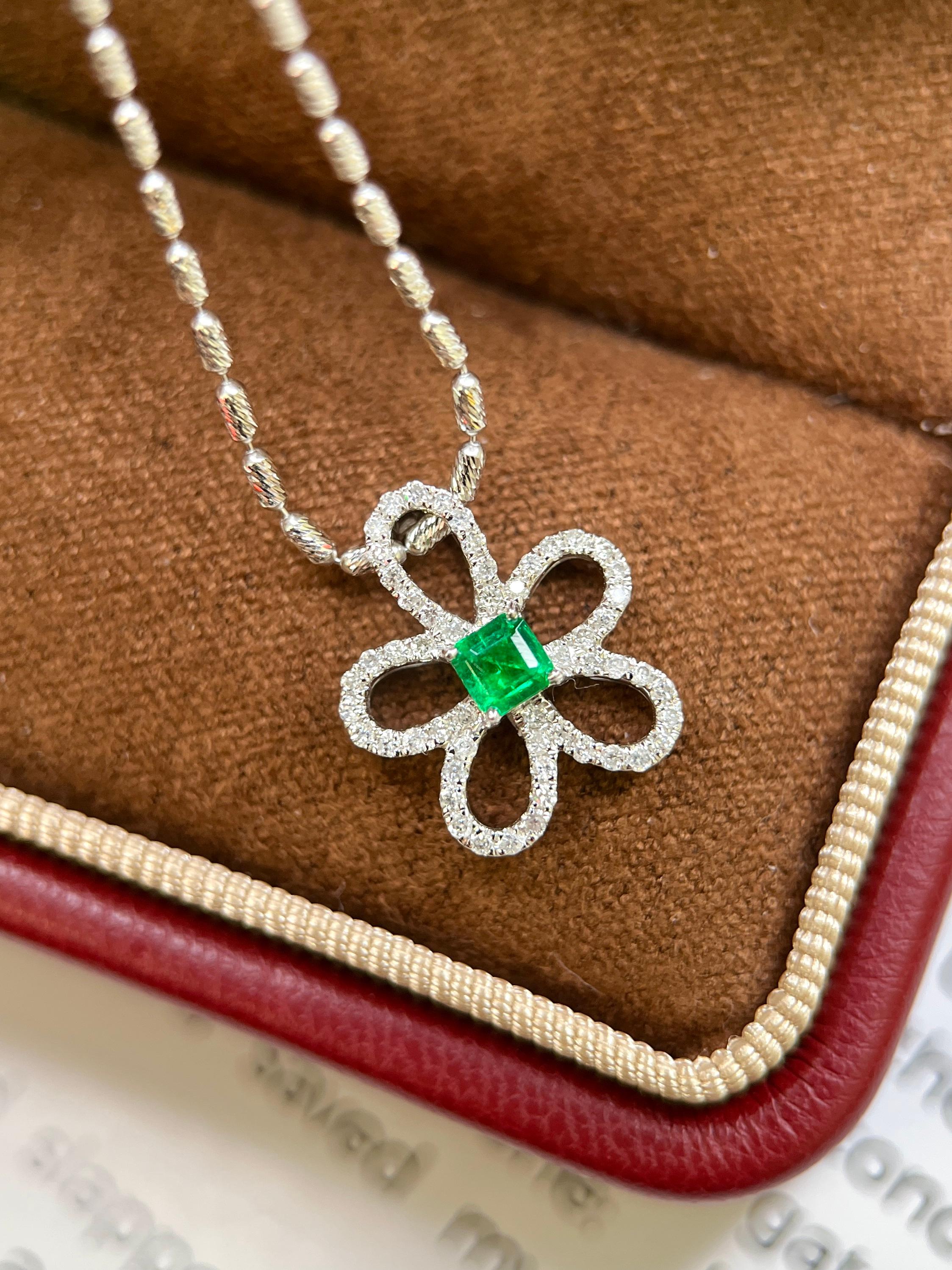 14k Gold 0.32 Ctw Vivid Green Natural Emerald & Diamond Pendant( Without Chain )