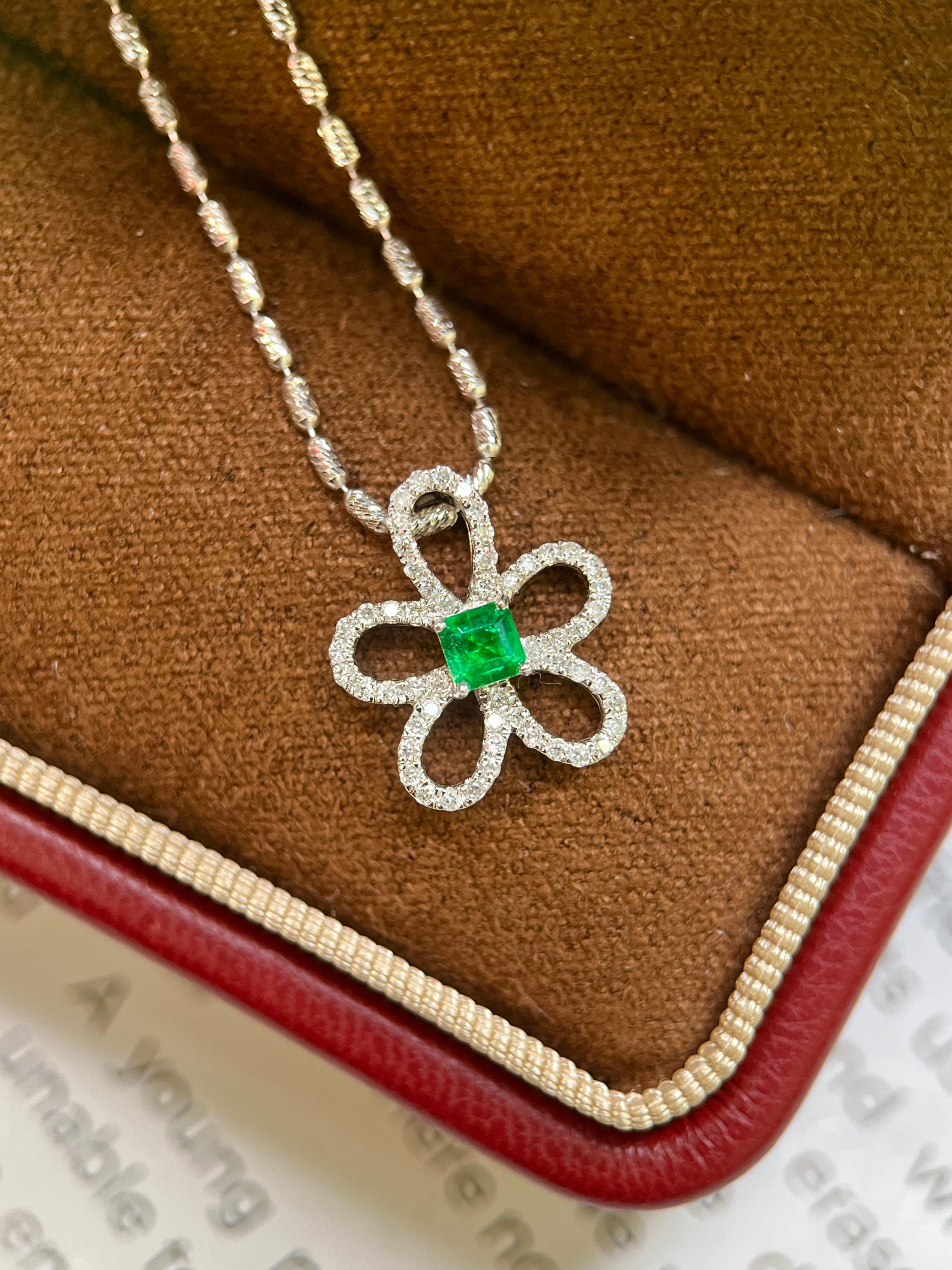 14k Gold 0.32 Ctw Vivid Green Natural Emerald & Diamond Pendant( Without Chain )