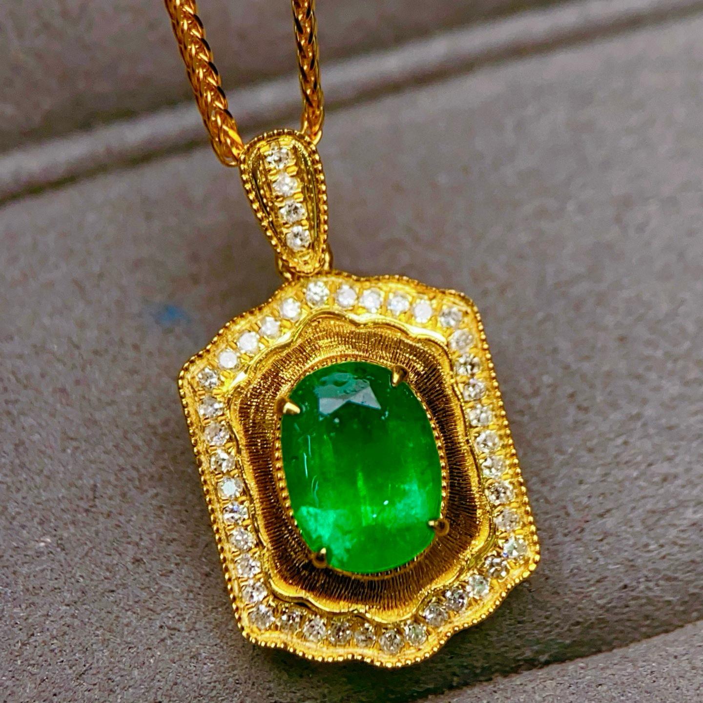 14k Gold 1.76 Ctw Vivid Green Natural Emerald & Diamond Pendant( Without Chain )