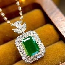 14k Gold 3.83 Ctw Vivid Green Natural Emerald & Diamond Pendant( Without Chain )
