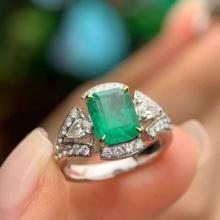 14k Gold 2.34 Ct Natural Emerald & Diamond Ring