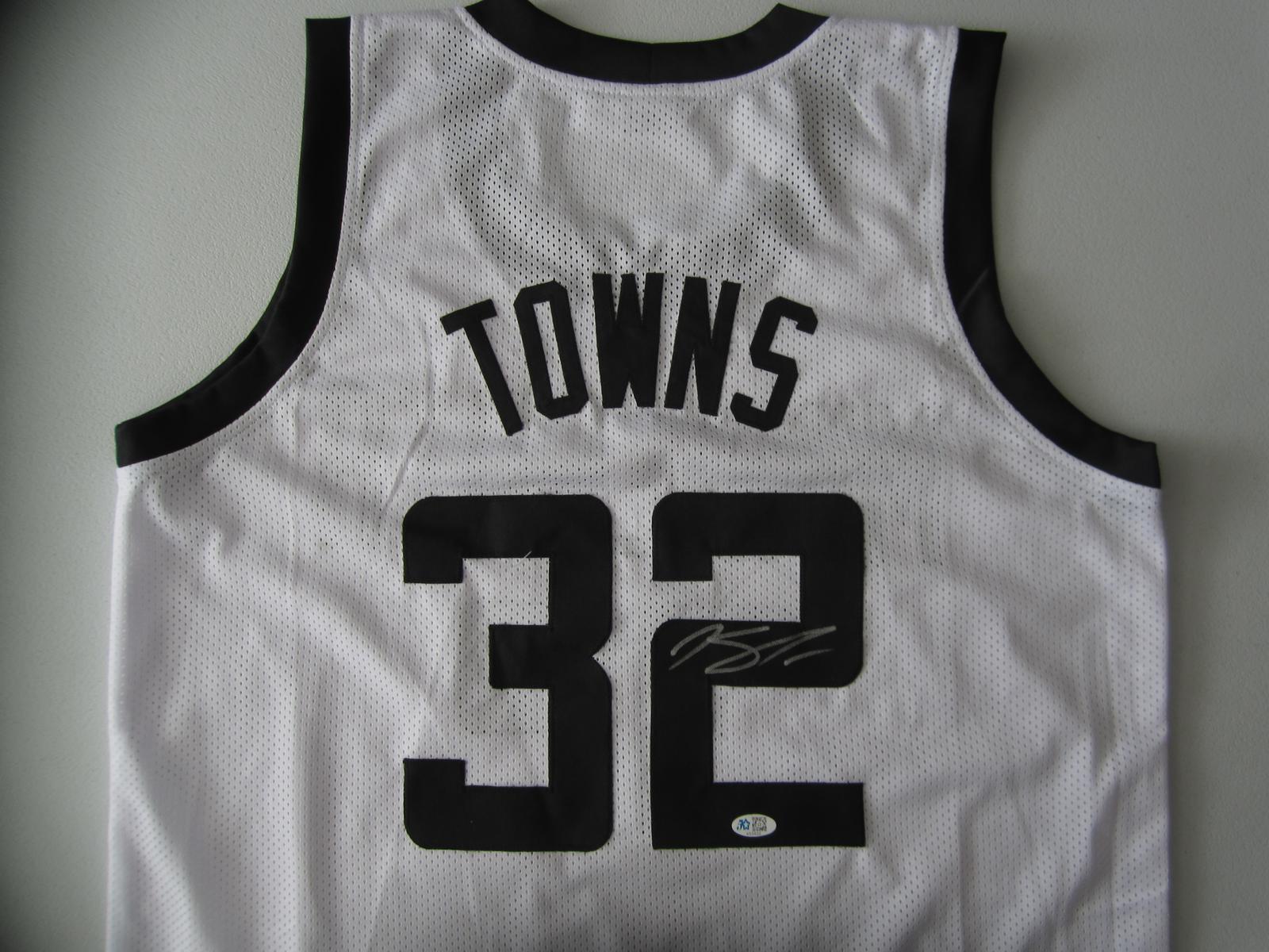 KARL ANTHONY TOWNS SIGNED JERSEY WITH COA