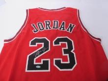 AUTHENTIC MICHAEL JORDAN AUTOGRAPHED BULLS 23 JERSEY TSA COA