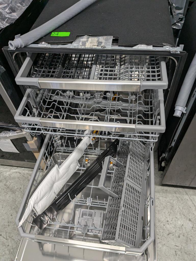 LG 24"W Built-In Dishwasher with QuadWash Pro and Dynamic Heat Dry #LDPH7972S