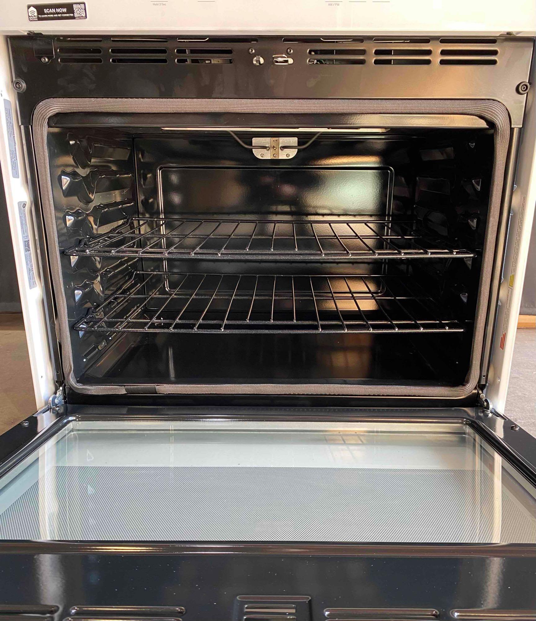 GE 30 in. Smart Single Electric Wall Oven Self-Cleaning in White
