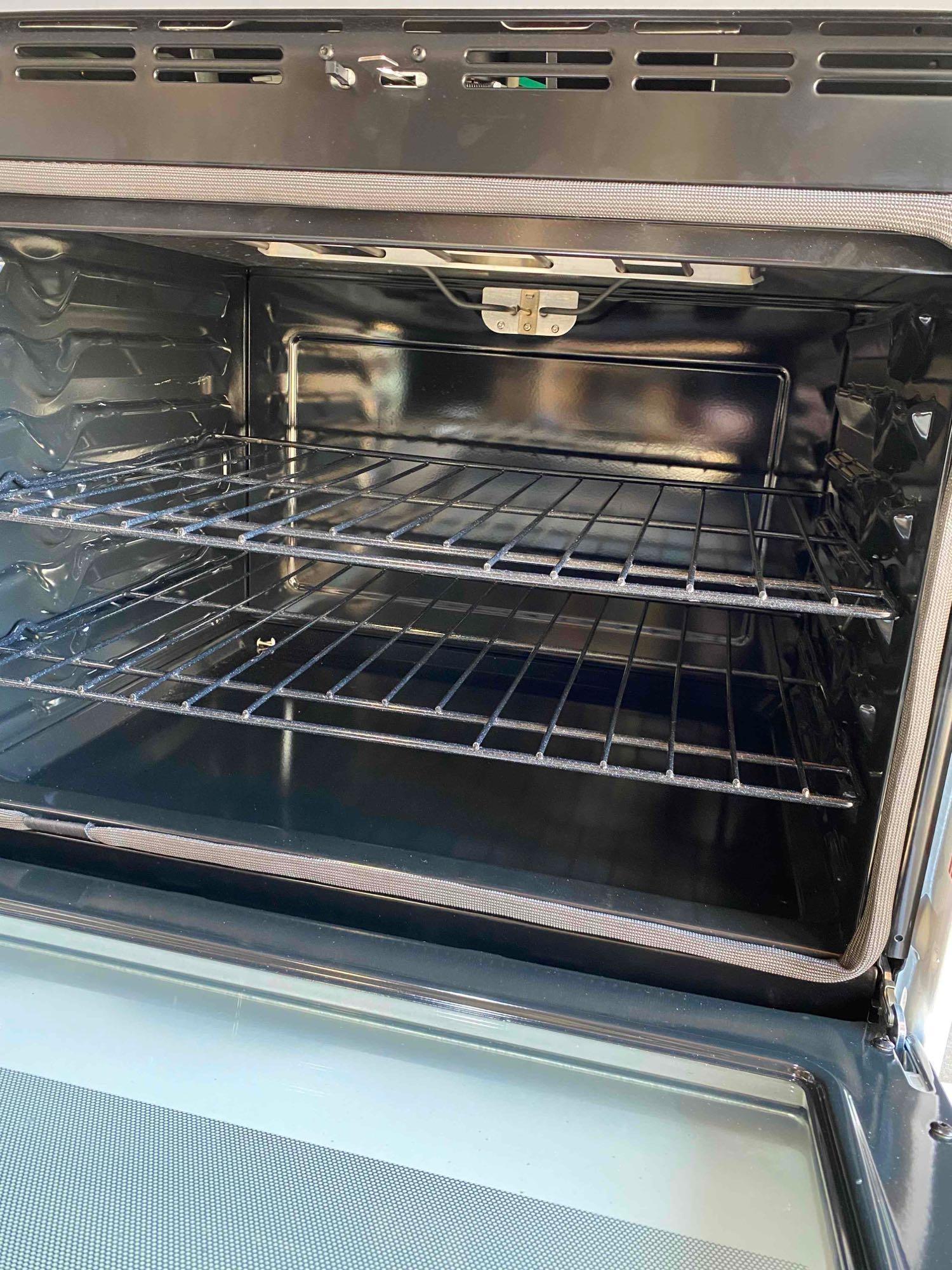 GE 30 in. Smart Single Electric Wall Oven Self-Cleaning in White