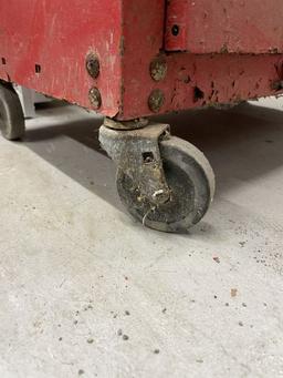 Tool box on wheels