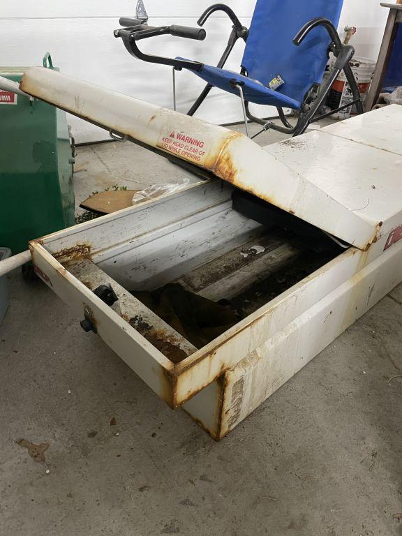 Delta 901000 Steel Dual-Lid Fullsized Crossover Truck Toolbox With Keys