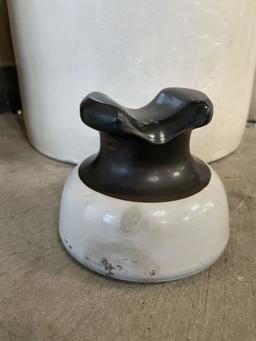 Two-Tone Porcelain Spool glass Insulator
