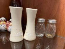 4 salt and pepper shakers