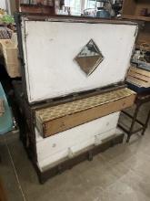 Stallman's Dresser Trunk