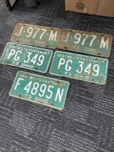 Lot of 5 vintage license plates wall art