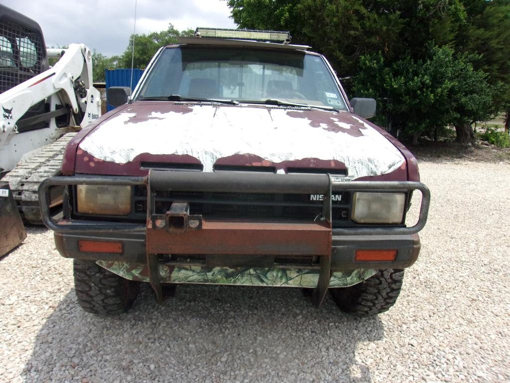 1989 Nissan 4 WD Pickup (TITLE) (KEY)