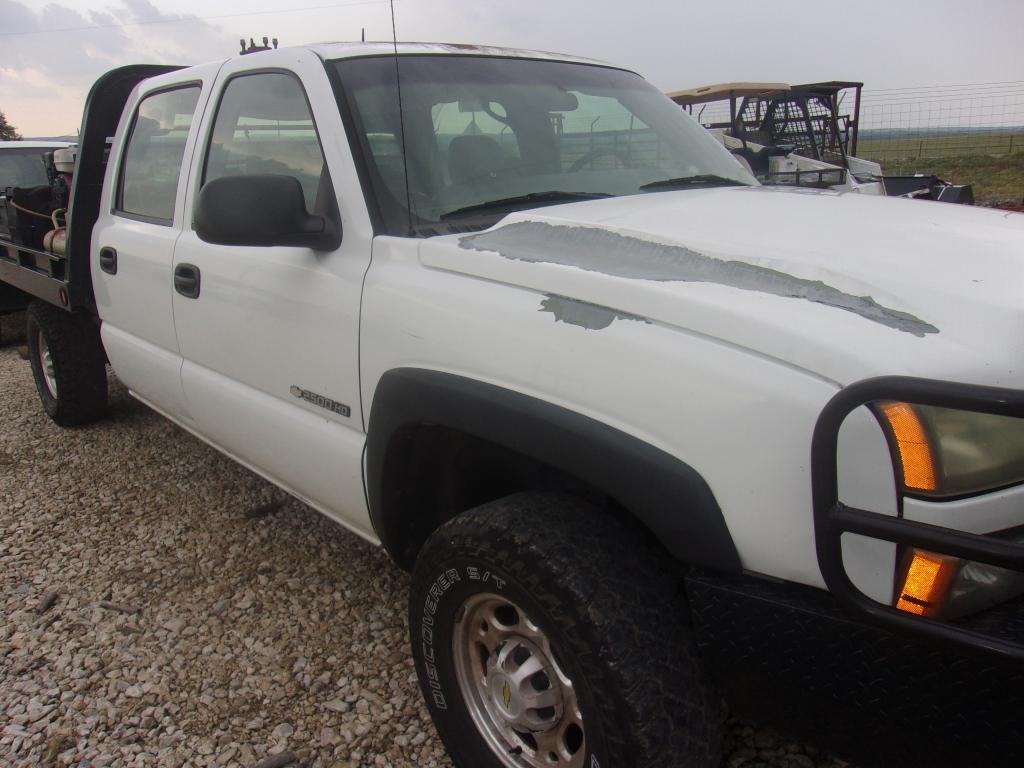 2006 Chev. 2500HD  White (KEY) (TITLE)