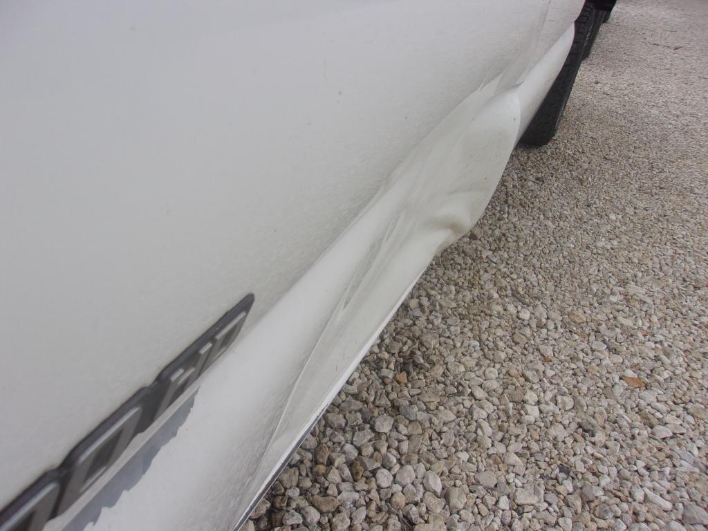 2006 Chev. 2500HD  White (KEY) (TITLE)