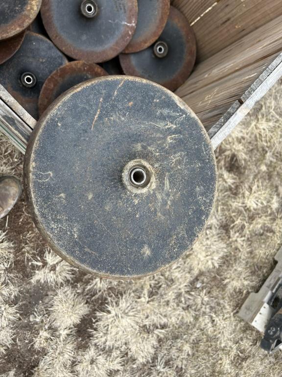Yetter cast closing wheels *New Boston*