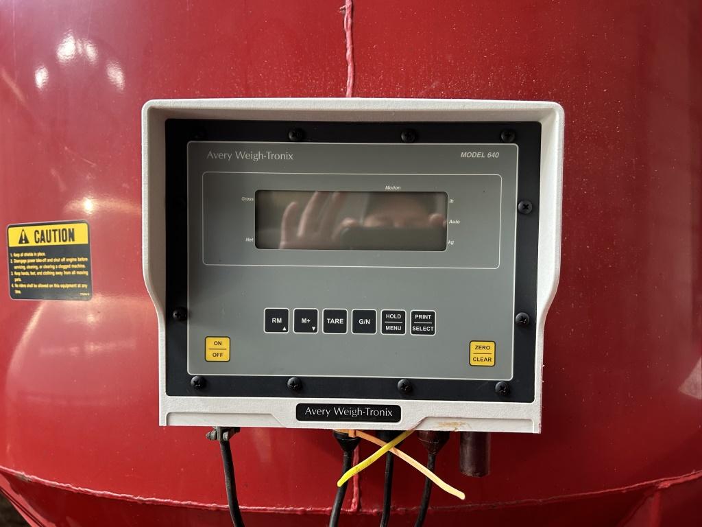 Case IH 1250 grinder mixer *New Boston*