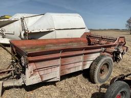 Manure Spreader *ROSEVILLE*