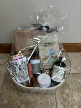 Maude Spekelbellys Gift Basket