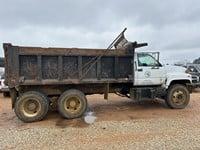 2000 GMC C Series Dump Truck 3126 Cat Engine, 16yd Body, Tandem Axle VIN 1GDT7H4C3YJ515166 Miles 227
