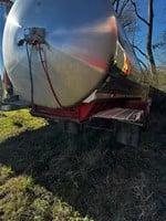 Food Grade Tanker Trailer 32' **Off Site** **Pick up in Seminary MS** **NO TITLE**