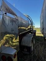 Food Grade Tanker Trailer 32' **Off Site** **Pick up in Seminary MS** **NO TITLE**