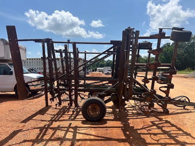 John Deere Do-All 21'
