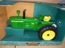 John Deere 4010, 1/16th scale, Ertl toy tractor