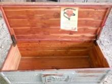 Cedar Chest - Roos Chests