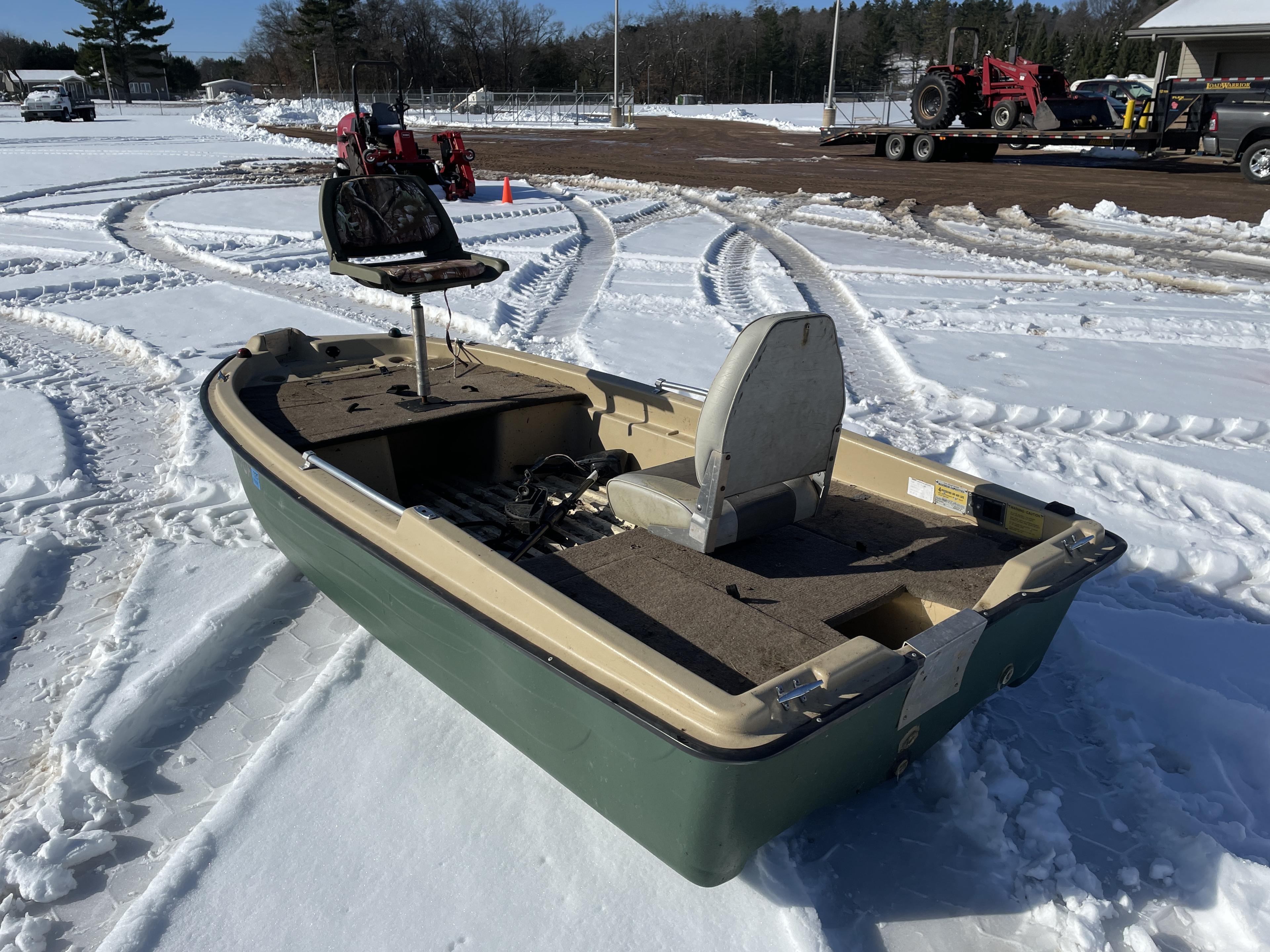 KL Industries 11'3" Poly Boat (No Title)